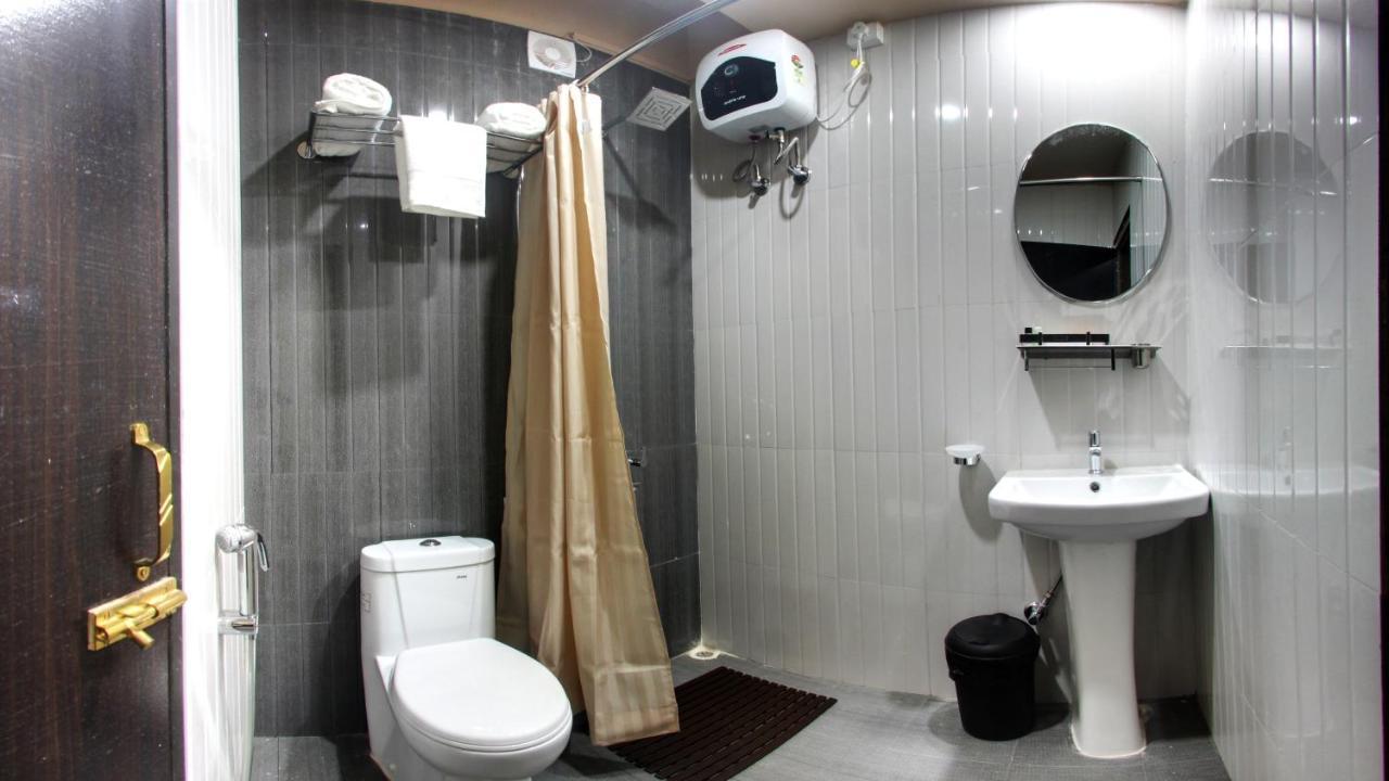 Hotel Bharalu Residency Guwahati Esterno foto