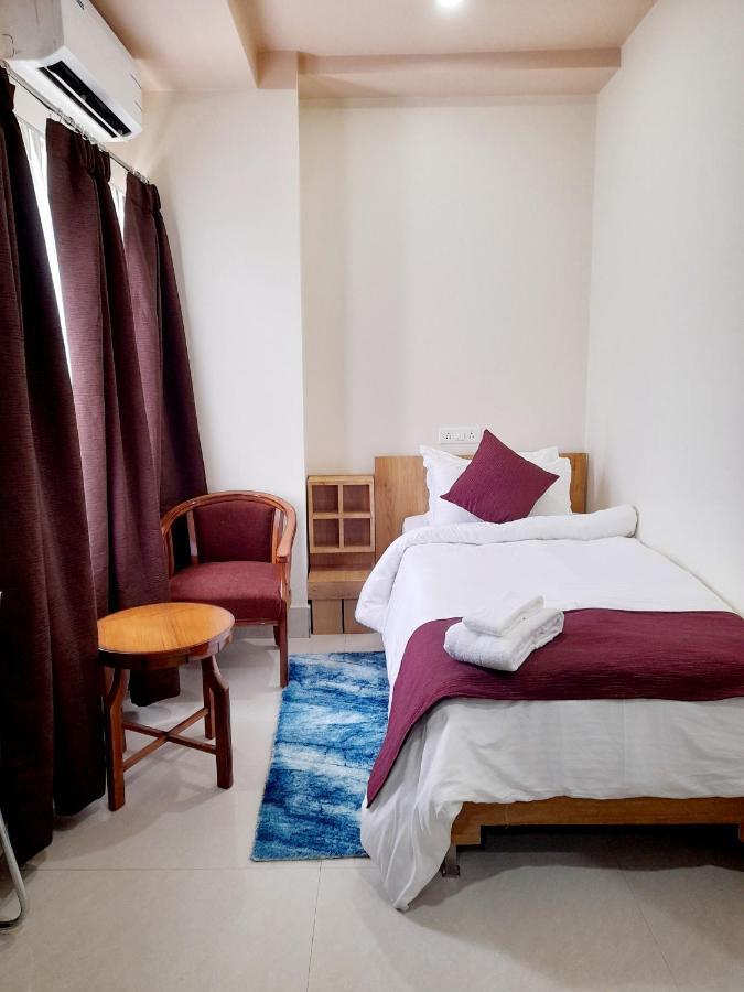 Hotel Bharalu Residency Guwahati Esterno foto